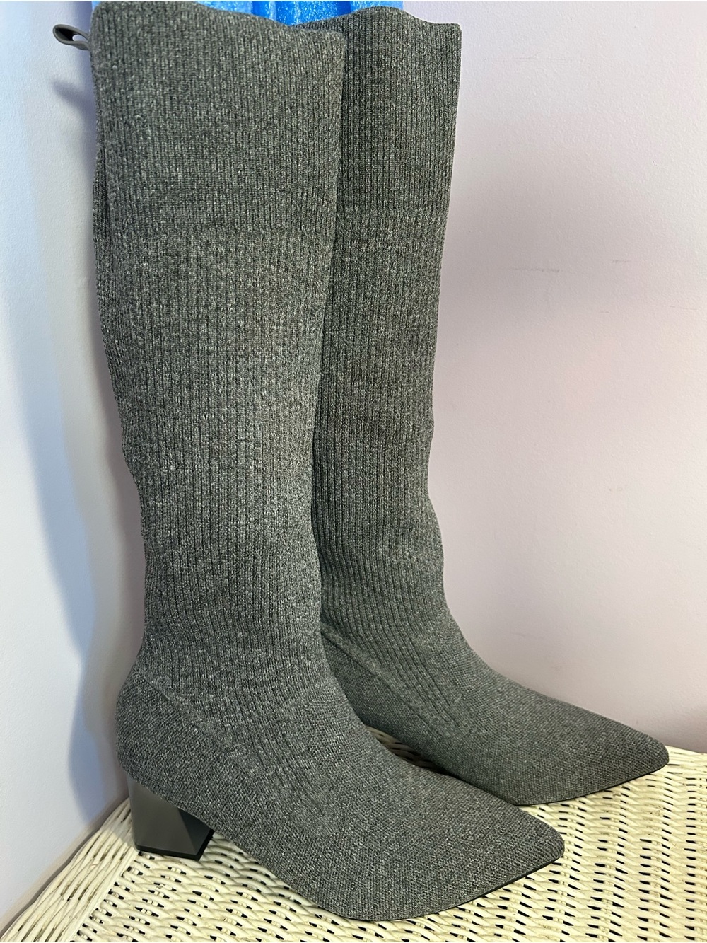 NIB NEWBELLA Gray Stretch Knit Knee High Sock Boots Pointed Toe Block Heel 7.5